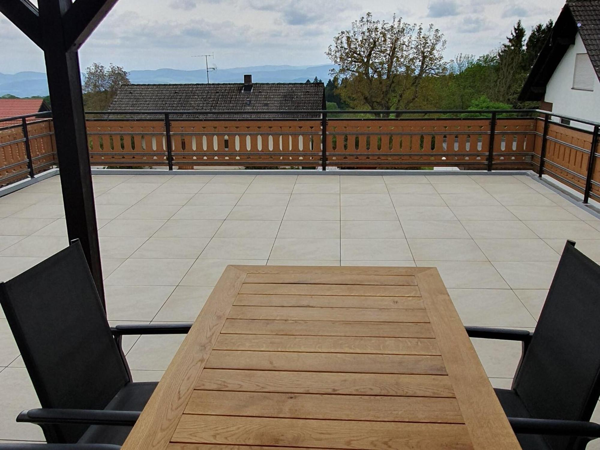 Comfortable Flat In Goerwihl With Balcony Gorwihl Bagian luar foto